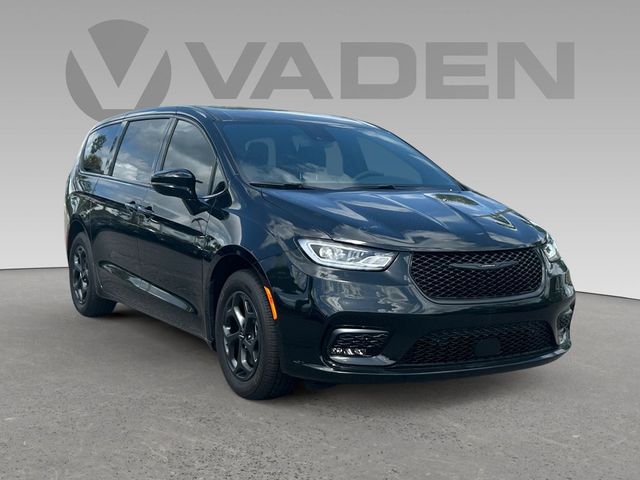 2024 Chrysler Pacifica Hybrid S Appearance Pkg