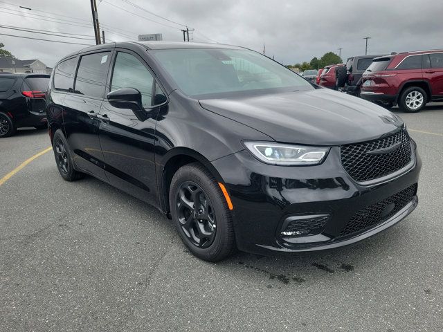 2024 Chrysler Pacifica Hybrid S Appearance Pkg