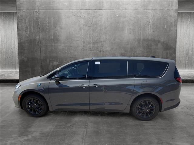 2024 Chrysler Pacifica Hybrid S Appearance Pkg