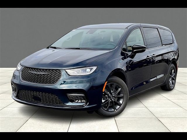 2024 Chrysler Pacifica Hybrid S Appearance Pkg