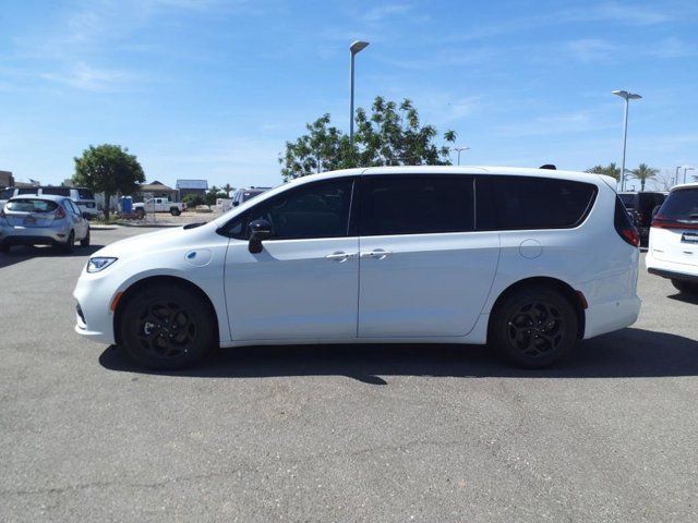 2024 Chrysler Pacifica Hybrid S Appearance Pkg