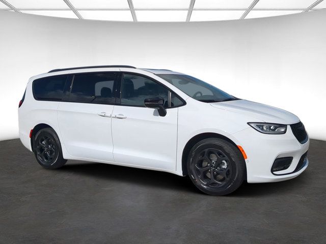 2024 Chrysler Pacifica Hybrid S Appearance Pkg