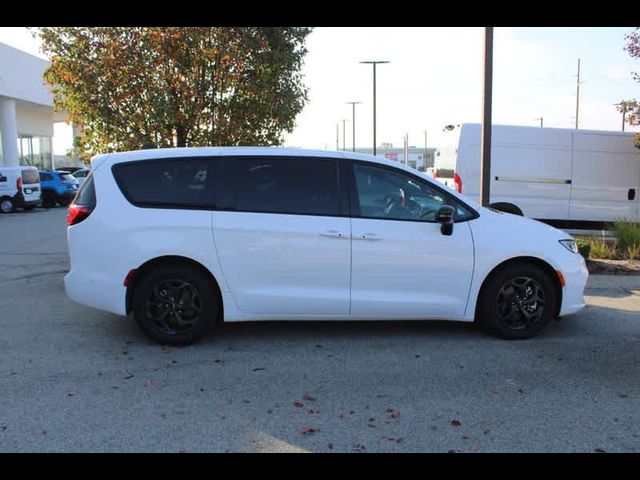 2024 Chrysler Pacifica Hybrid S Appearance Pkg