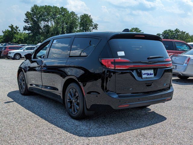 2024 Chrysler Pacifica Hybrid S Appearance Pkg