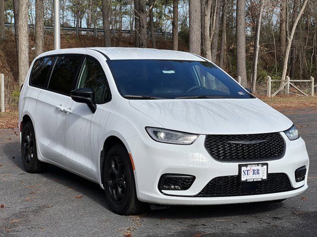 2024 Chrysler Pacifica Hybrid S Appearance Pkg