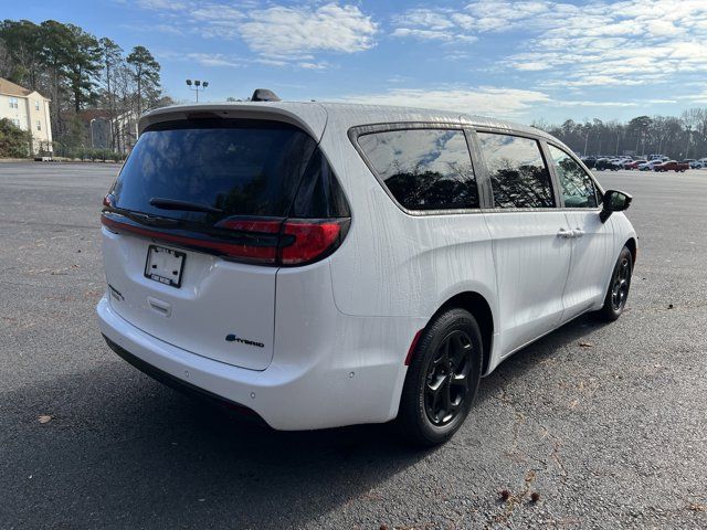 2024 Chrysler Pacifica Hybrid S Appearance Pkg