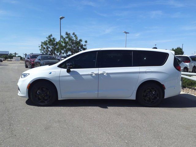 2024 Chrysler Pacifica Hybrid S Appearance Pkg