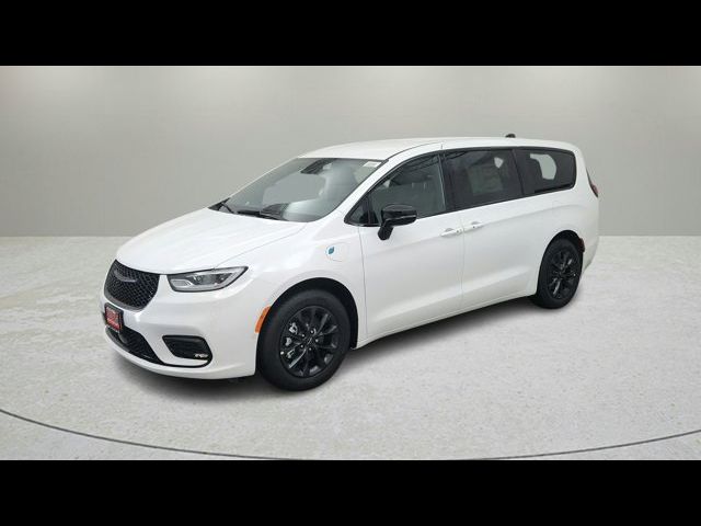 2024 Chrysler Pacifica Hybrid S Appearance Pkg