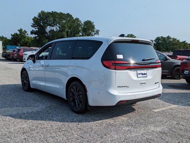 2024 Chrysler Pacifica Hybrid S Appearance Pkg