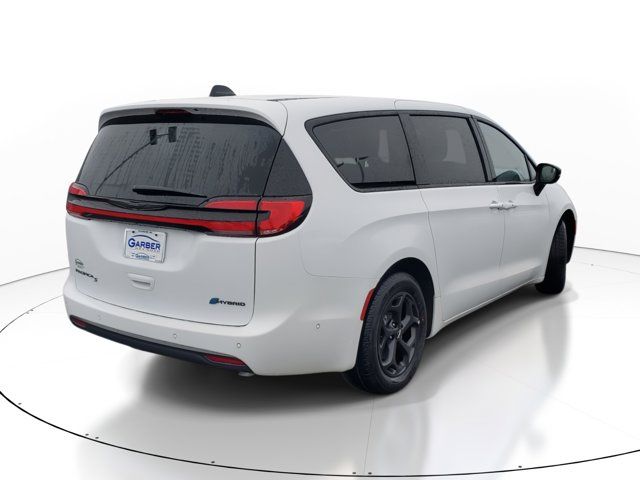 2024 Chrysler Pacifica Hybrid S Appearance Pkg