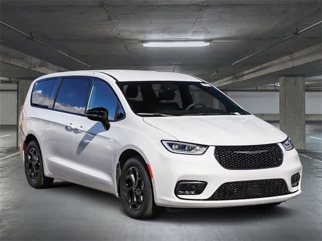 2024 Chrysler Pacifica Hybrid S Appearance Pkg