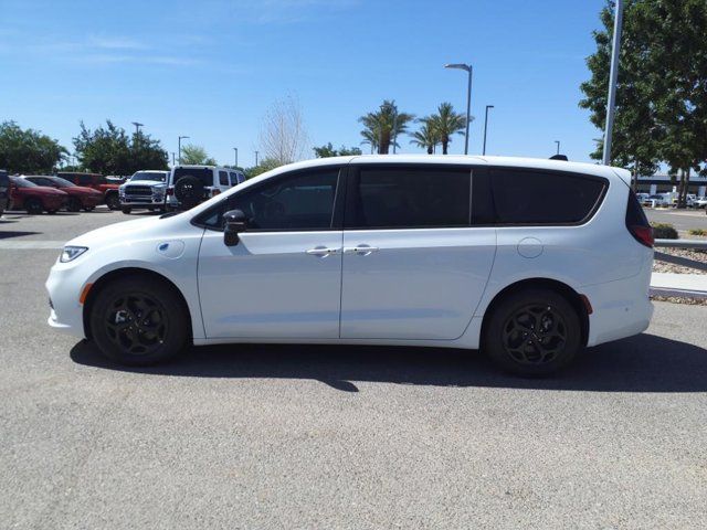 2024 Chrysler Pacifica Hybrid S Appearance Pkg