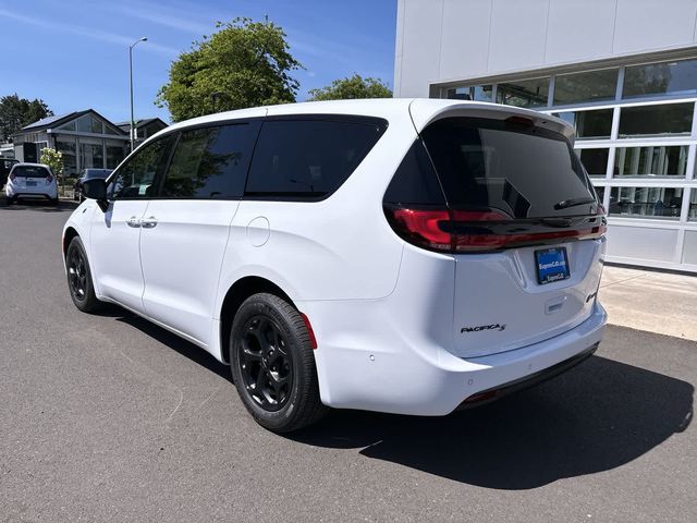 2024 Chrysler Pacifica Hybrid S Appearance Pkg