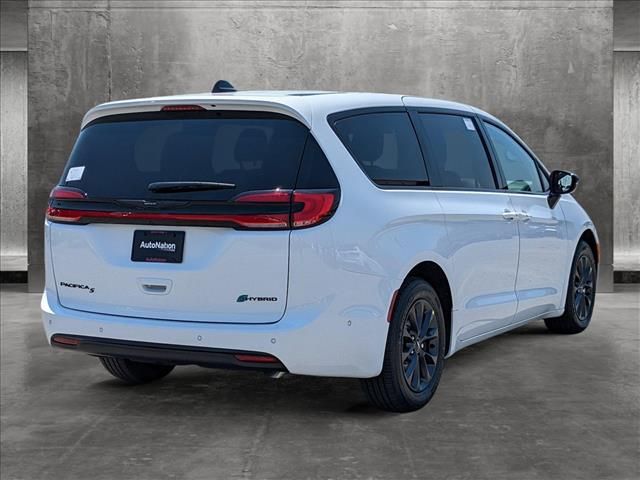 2024 Chrysler Pacifica Hybrid S Appearance Pkg