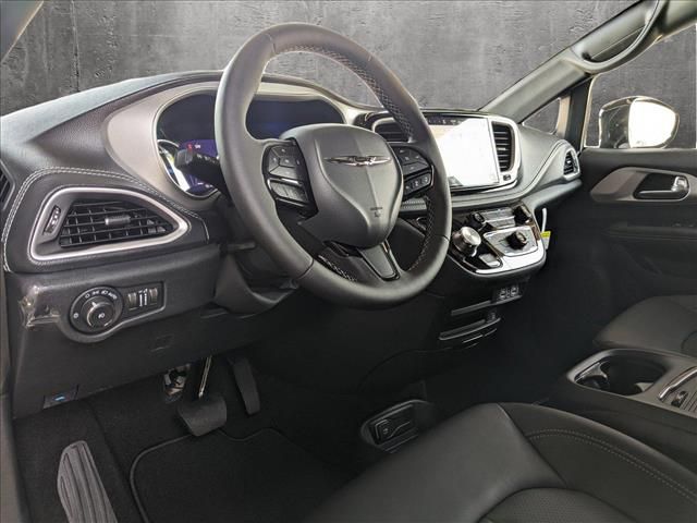 2024 Chrysler Pacifica Hybrid S Appearance Pkg