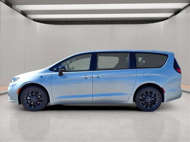 2024 Chrysler Pacifica Hybrid S Appearance Pkg