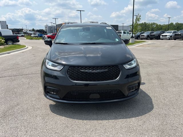 2024 Chrysler Pacifica Hybrid Premium S Appearance Pkg