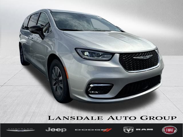 2024 Chrysler Pacifica Hybrid Select