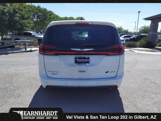 2024 Chrysler Pacifica Hybrid Select