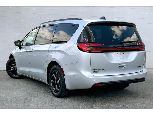 2024 Chrysler Pacifica Hybrid Premium S Appearance Pkg