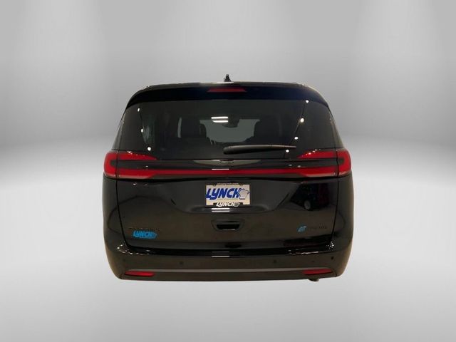 2024 Chrysler Pacifica Hybrid Road Tripper