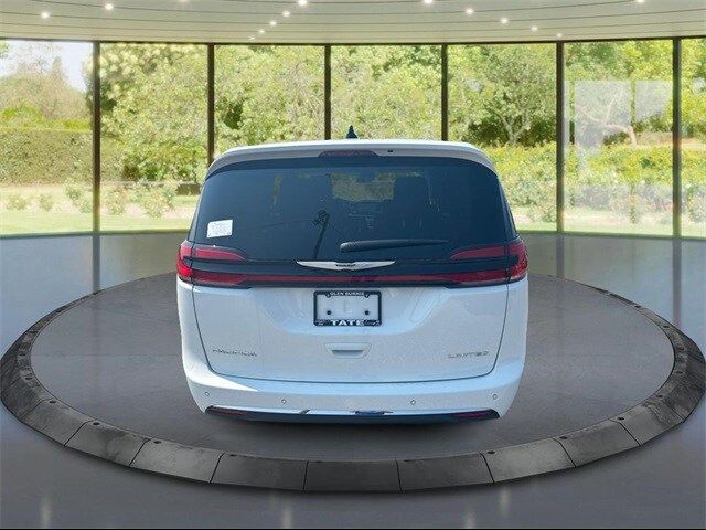 2024 Chrysler Pacifica Limited