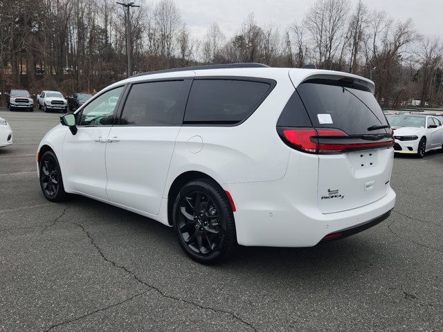 2024 Chrysler Pacifica Limited