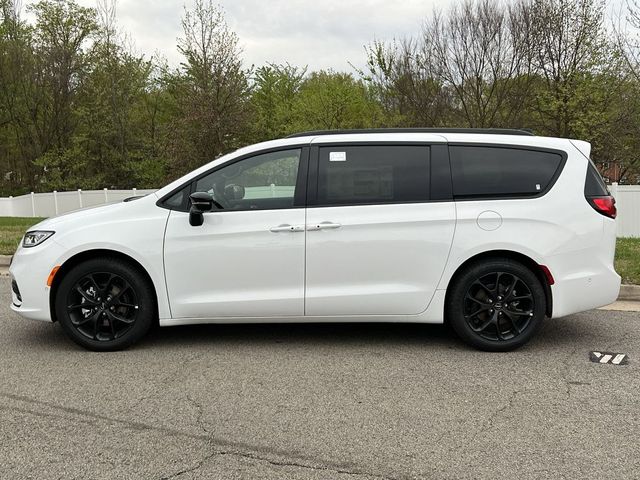 2024 Chrysler Pacifica Limited