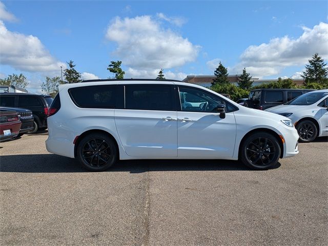 2024 Chrysler Pacifica Limited