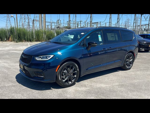 2024 Chrysler Pacifica Limited