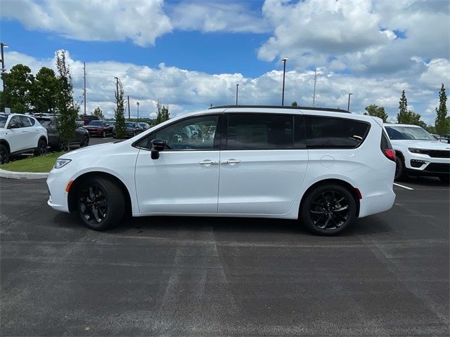 2024 Chrysler Pacifica Limited