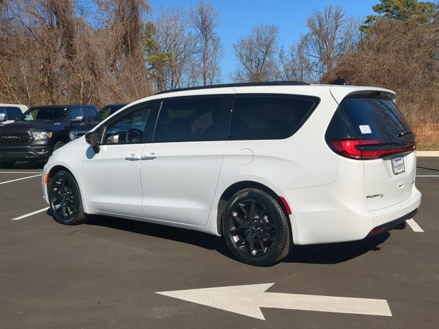 2024 Chrysler Pacifica Limited