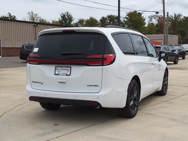 2024 Chrysler Pacifica Limited