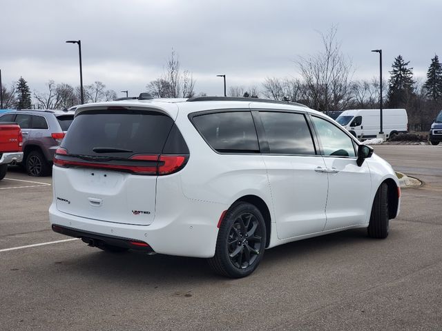 2024 Chrysler Pacifica Limited