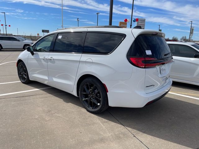 2024 Chrysler Pacifica Limited