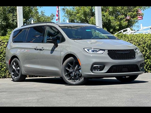 2024 Chrysler Pacifica Limited