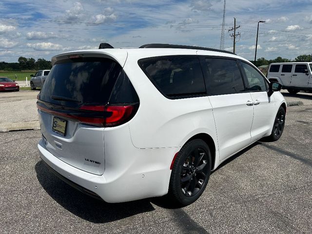 2024 Chrysler Pacifica Limited