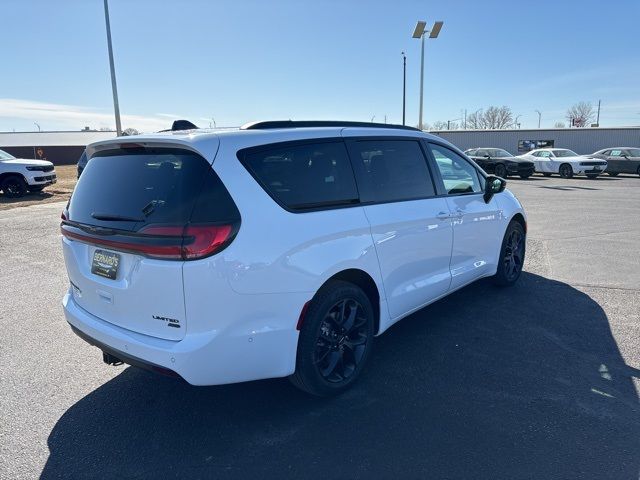 2024 Chrysler Pacifica Limited