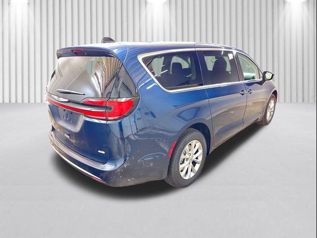 2024 Chrysler Pacifica Touring-L