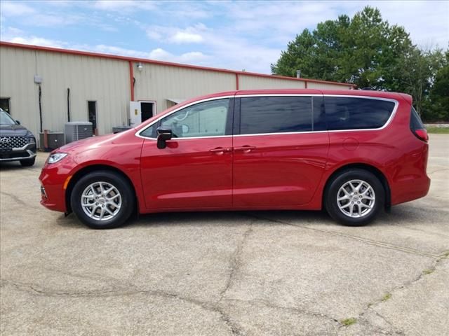 2024 Chrysler Pacifica Touring-L