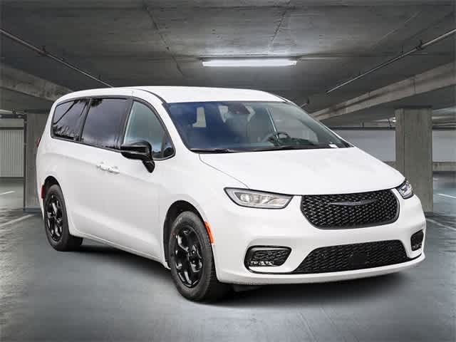 2024 Chrysler Pacifica Hybrid S Appearance Pkg