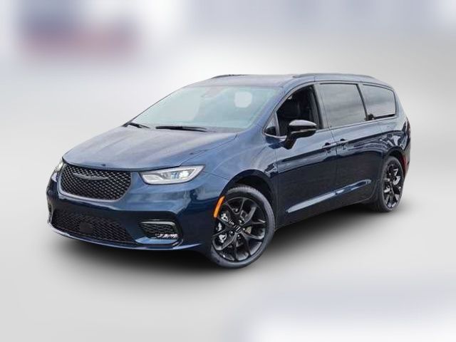 2024 Chrysler Pacifica Touring-L