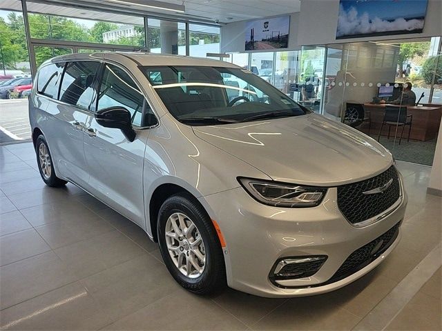 2024 Chrysler Pacifica Touring-L