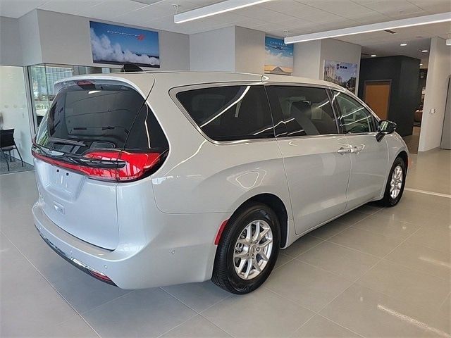 2024 Chrysler Pacifica Touring-L