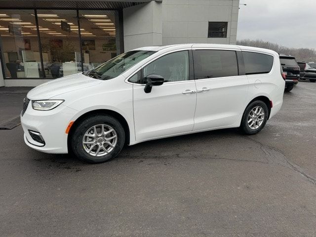 2024 Chrysler Pacifica Touring-L