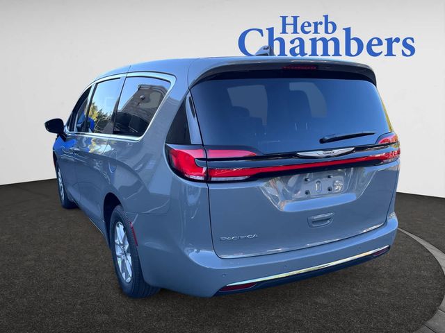 2024 Chrysler Pacifica Touring-L