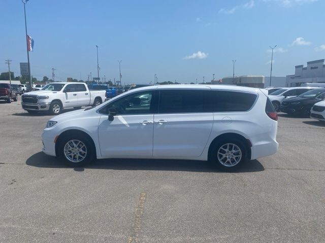 2024 Chrysler Pacifica Touring-L