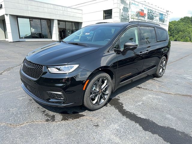 2024 Chrysler Pacifica Touring-L