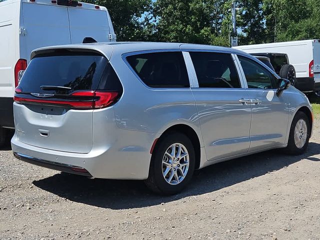 2024 Chrysler Pacifica Touring-L