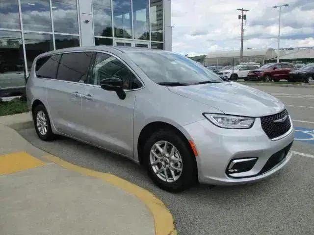 2024 Chrysler Pacifica Touring-L